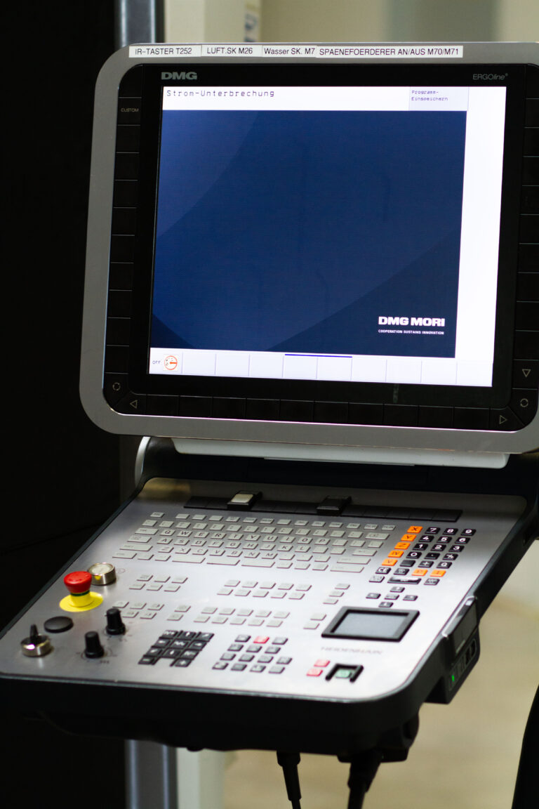 CNC 5-Achs-Fräsmaschine-0209